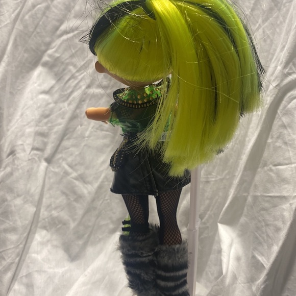 LOL Surprise OMG Remix Rock Bhad Gurl Fashion Doll 9” - Picture 10 of 11